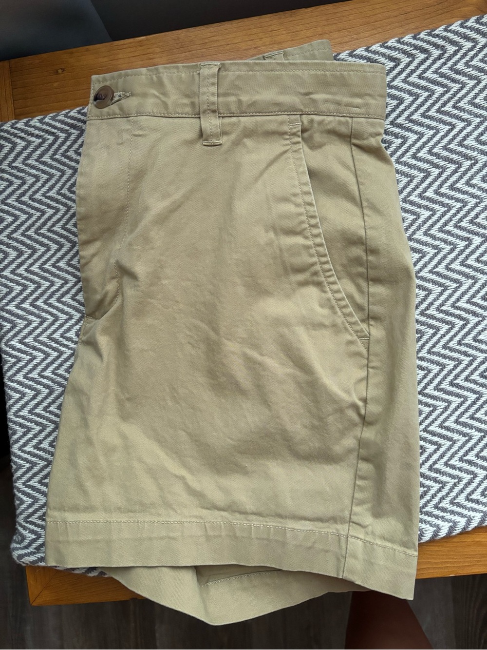 crown & ivy Tan Flat-Front Men's Shorts